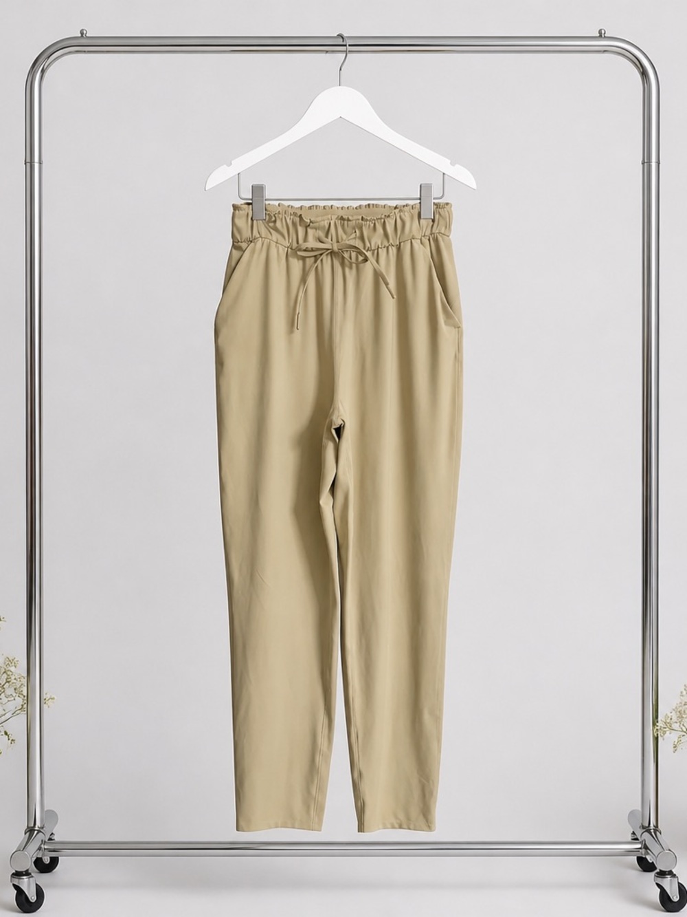 lululemon athletica 
Women’s Drawstring Joggers - Tan
